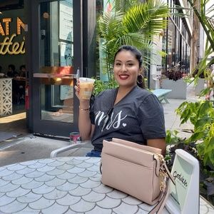 Meet your Posher, Janet